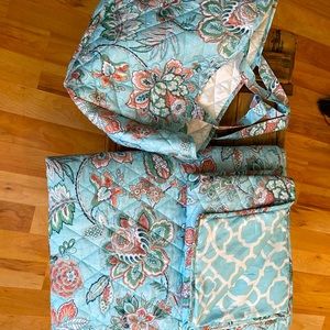 Queen quilt and shams